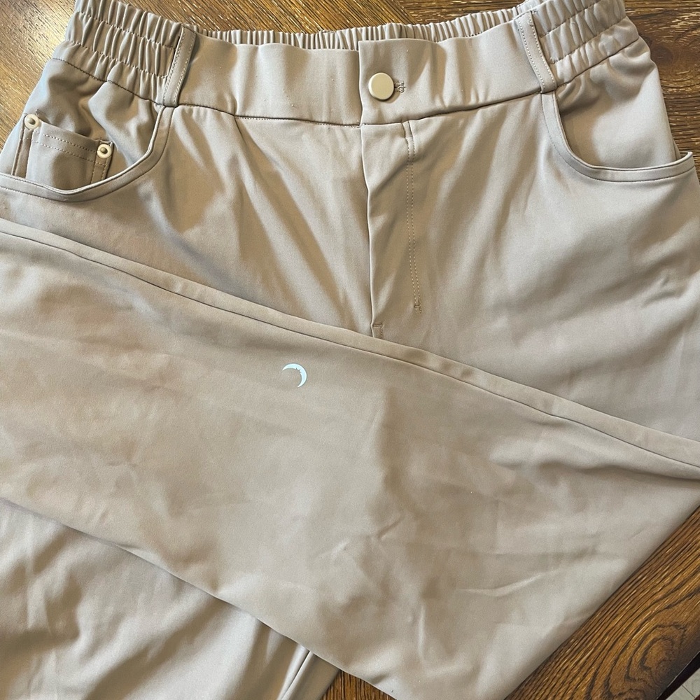 ZYIA Active Camel Joggers/pants Men's size L, 28 inseam